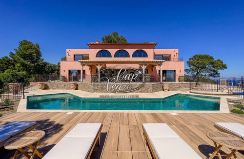 Cavaliere Villa | Prestigious property with a pool and panoramic sea view in Cap Nègre