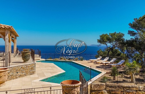 Cavaliere Villa | Prestigious property with a pool and panoramic sea view in Cap Nègre
