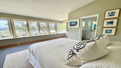 Pretty Beach House | 'Pretty Beach Escape' by HolidayCo