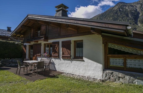 Les Bossons Ski Chalet | Pretty chalet, with mansard floor, south oriented, with 2 covered parking lots
