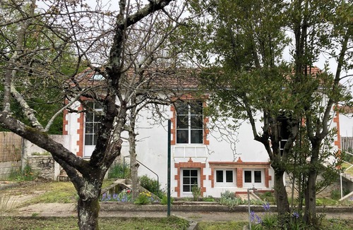 Perigny House | Pretty, quiet vacation home with wooded garden