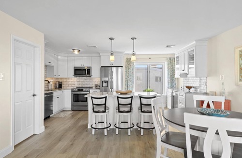 Avalon Condo | Pretty updated 2bed/1bath unit at the Merrimac Resort Condominiums