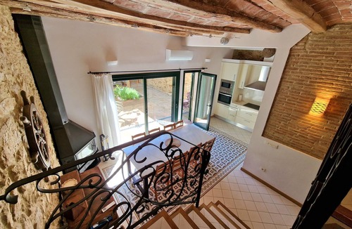 Sant Feliu de Guixols Villa | Pretty village house with free private car park.