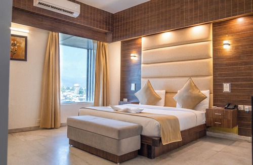 Dehradun Hotel | Pride Premier Solitaire Dehradun