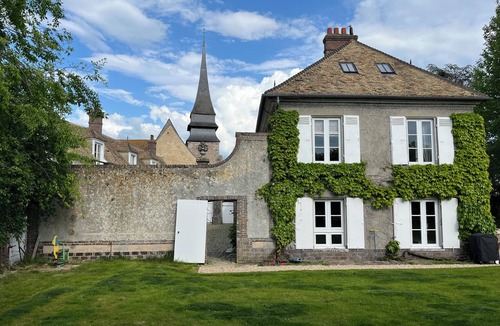 Bu House | Prieure Saint-Bû - 45min Paris - 11 bedrooms - heated pool