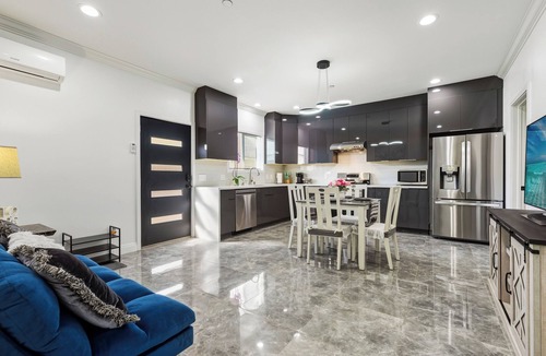 San Gabriel Cottage | Prime 2BR/2BA/Private Entry/Near Shops & Dining