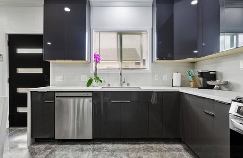 San Gabriel Cottage | Prime 2BR/2BA/Private Entry/Near Shops & Dining