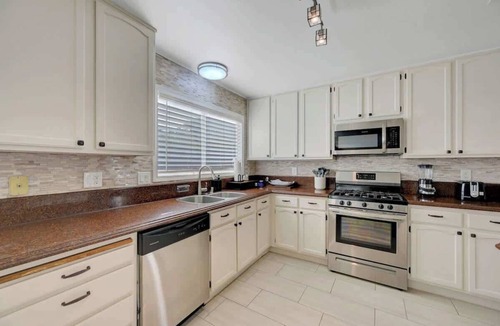 Green Valley North House | Prime and Relax Abode