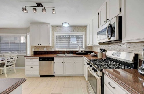 Green Valley North House | Prime and Relax Abode