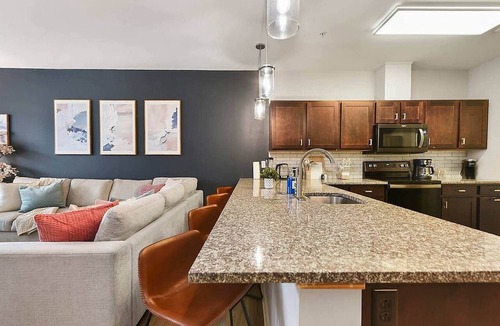 Lower Lawrenceville Apartment | Prime Area 2B/2B Free Parking GYM In Unit Laundry