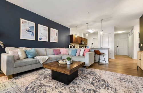 Lower Lawrenceville Apartment | Prime Area 2B/2B Free Parking GYM In Unit Laundry