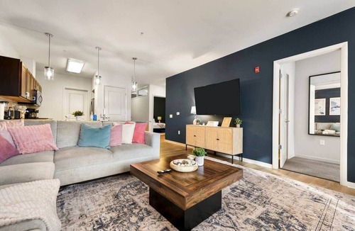 Lower Lawrenceville Apartment | Prime Area 2B/2B Free Parking GYM In Unit Laundry