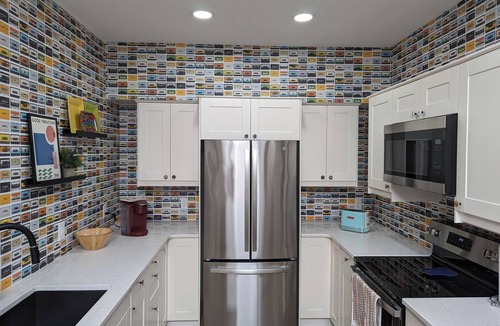 Saint Peter Apartment | Prime Downtown Music Lovers Experience! Nostalgic Mid-Mod In Historic St Peter