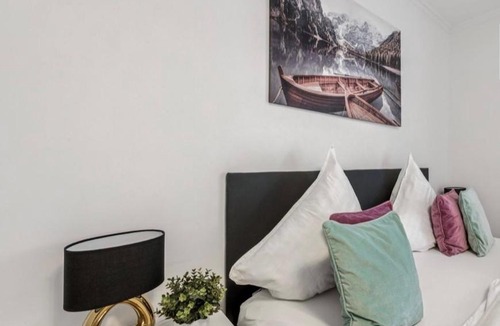 Killisfeld Apartment | Prime Host Balcony Apartment