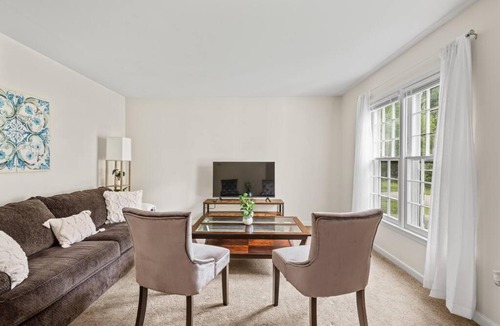North Chesterfield Apartment | Prime Location 2 BR Oasis with Washer and Dryer