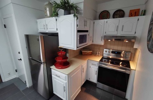 Downtown Niagara Falls House | Prime location! 4 bedroom house located right next to the casino and the falls