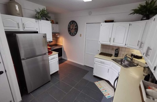 Downtown Niagara Falls House | Prime location! 4 bedroom house located right next to the casino and the falls
