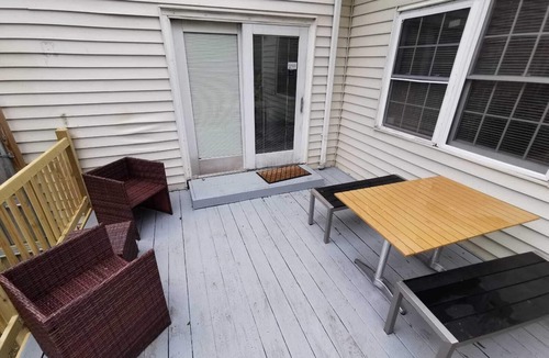 Downtown Niagara Falls House | Prime location! 4 bedroom house located right next to the casino and the falls