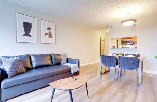 Crystal City Apartment | Prime Location | Apt Near Pentagon City
