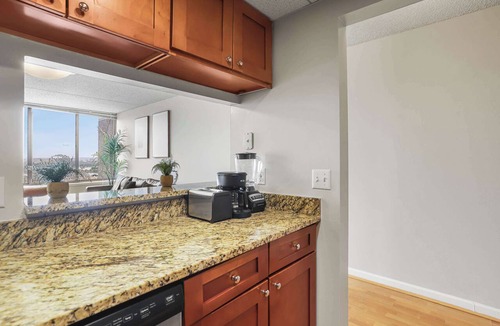 Crystal City Apartment | Prime Location Apt Steps from Pentagon City Metro