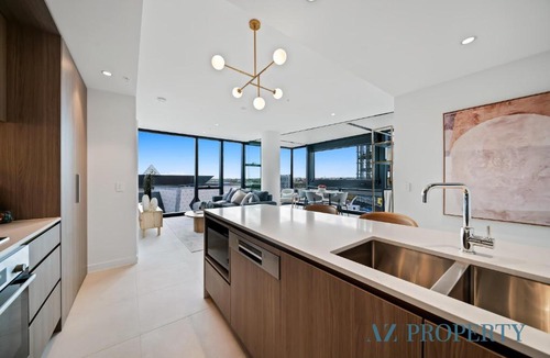 Perth Central Business District Apartment | Prime Location CBD with Pool & Gym