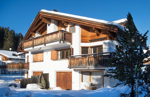 Lenzerheide Apartment | Prime location: Apartment 300 meters to the lift