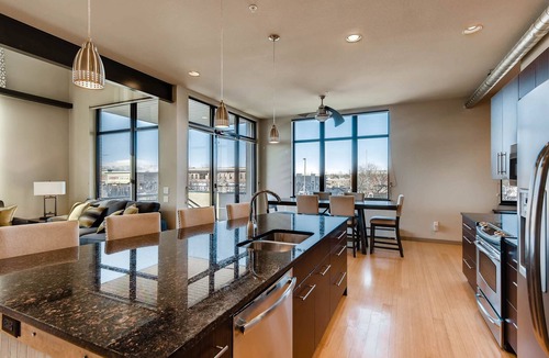 North Central Westminster House | Prime Location -Denver-Boulder - END UNIT w/Mountain View!!! Multiple decks!