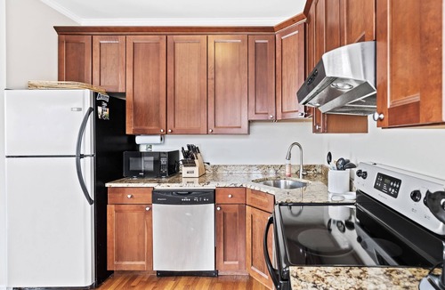 Auburn Apartment | Prime location! Downtown Auburn 2 bedroom open concept Apartment