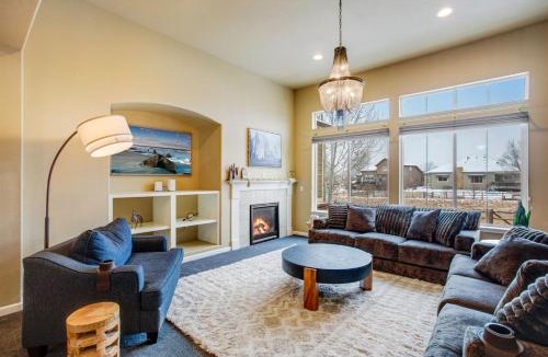 Windsor House | Prime Location EV Outlet Pets Ok - Sleeps 14