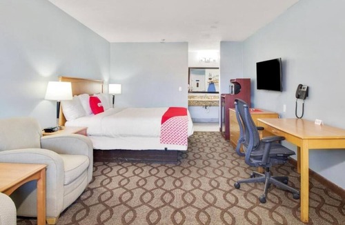 Ingleside Hotel | Prime Location Free Parking Onsite, Pool, Near Port Aransas Nature Preserve