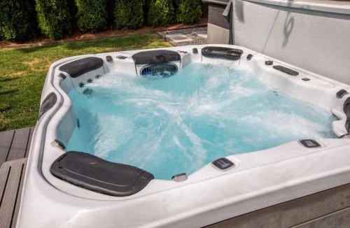 Sugar House House | Prime Location Home with Hot Tub l Midtown