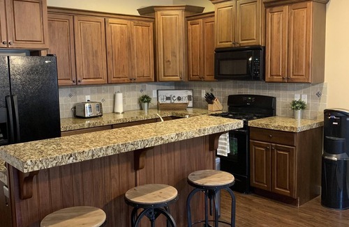 Ski View Estates House | PRIME LOCATION- Home central to ski resorts, Hiking, Expo Center, shopping