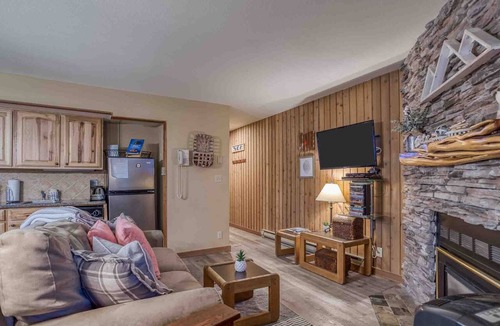 Century West Condo | Prime Location Lower-Level Condo with Mt. Bachelor Village Hot Tubs and Pool