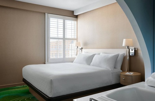 Pasadena Hotel | Prime Location! Onsite Pet-Friendly Property, Outdoor Pool, Parking