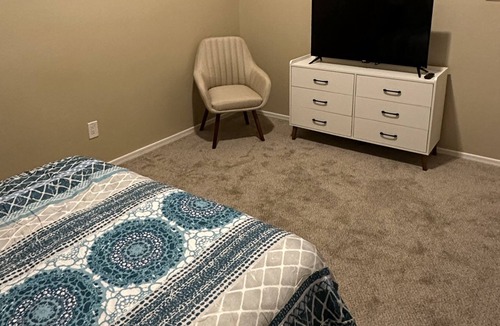 Glendale House | *Prime location* Phoenix Charm! 6 mins to State Farm stadium w/free parking.