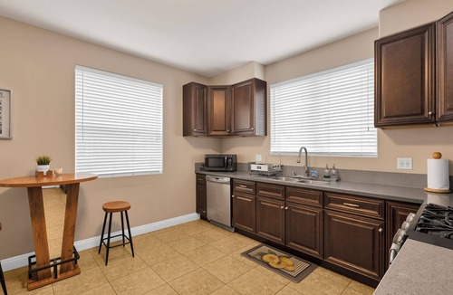 San Gabriel House | Prime Location - Spacious 3BD 2.5 BA - King Bed - 2,100+ sq feet