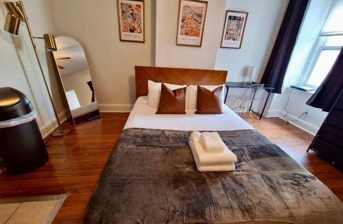 Center City West Apartment | Prime Location Studio in Center City with Fast Wifi