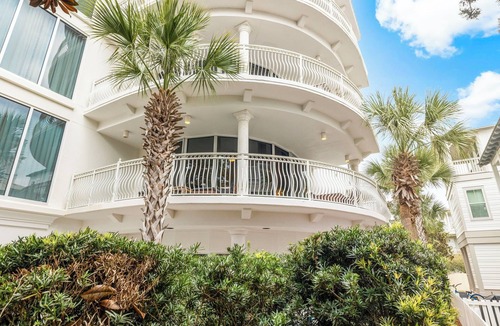 Rosemary Beach Condo | Prime Location ~ Walk to the Best of 30A~b/t Alys and Rosemary