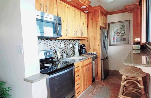 Estate Bolongo Condo | Prime Oceanfront, Remodeled St. Thomas 2BR/2BA Condo-Poolside, W/D, & Dining