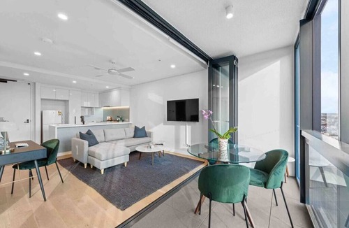 Fortitude Valley Apartment | Prime position 1.5 BR w/view/parking/roof pool