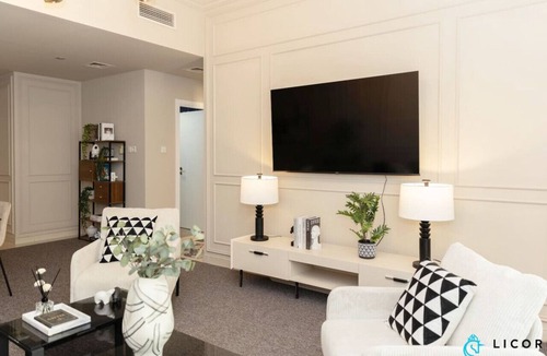 Downtown Dubai Apartment | Prime Spacious 2 BR Apt, Burj Khalifa & Canal View