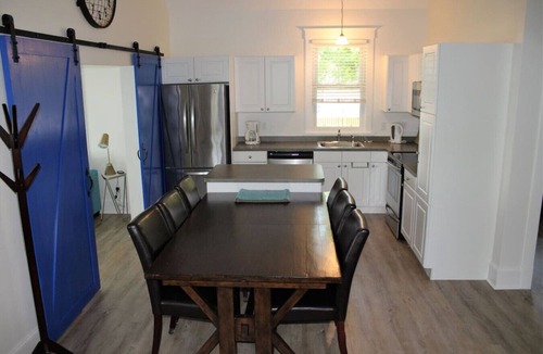 Cherry Valley Cottage | Prime Waterfront Cottage on Sandbanks Area Resort
