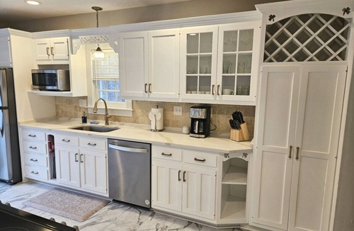 West Hartford House | Prime West Hartford Center Location: Historic Gem