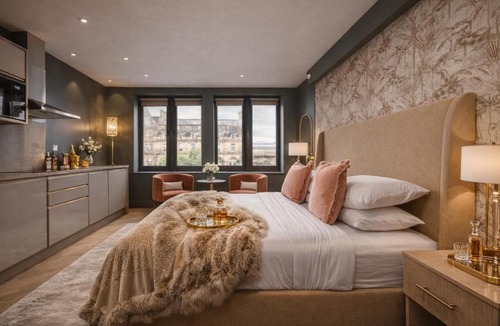 Leeds City Center Apartment | PrimeDeluxe Aparthotel