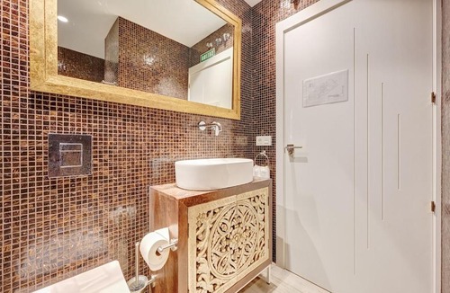Rochapea Apartment | Primera Rivera Suite