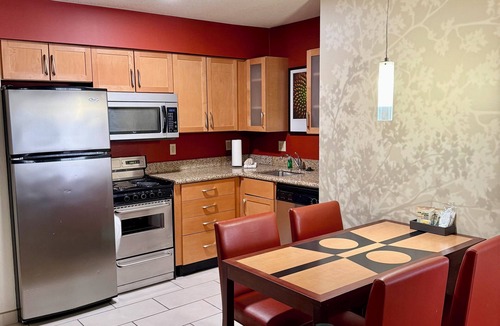 Madison Hotel | Primestay Extended Suites