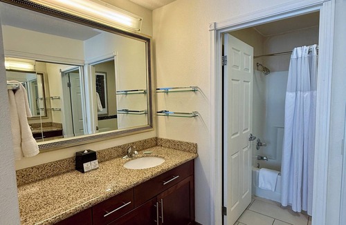 Madison Hotel | Primestay Extended Suites