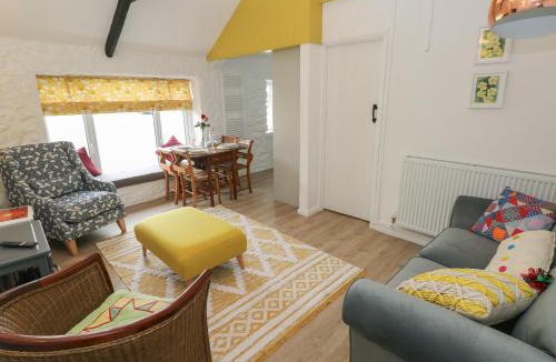 Jameston House | Primrose Cottage