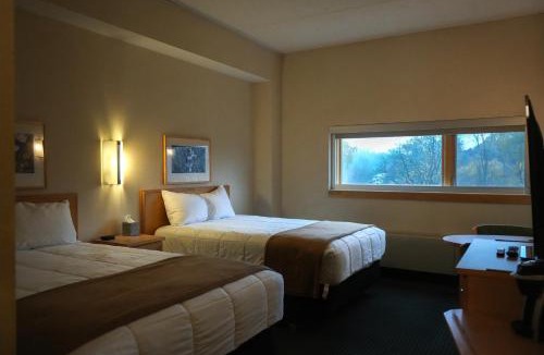 East Beltline Hotel | Prince Conference Center & Hotel