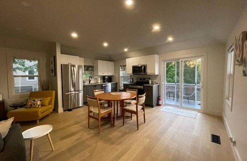 North Port Cottage | Prince Edward County-Enjoy Picton WIne Country